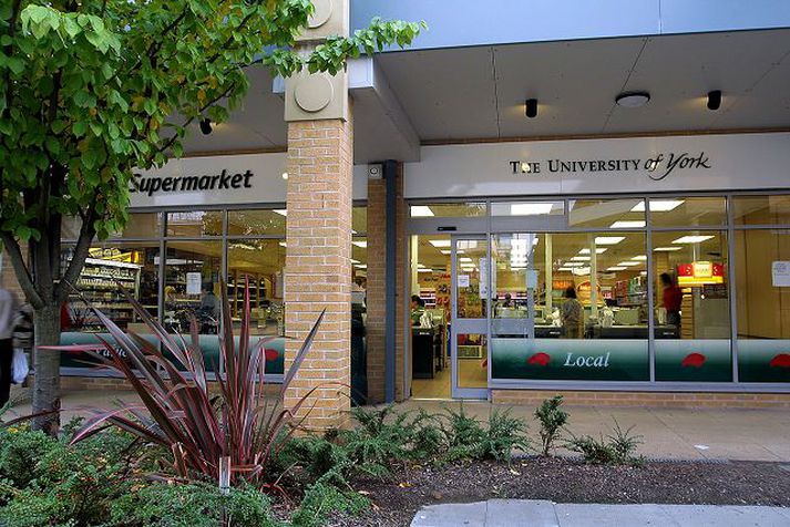 Verslun Costcutter í York Samtök smærri hluthafa í Nisa telja sameiningu við Costcutter ekki fýsilega. Kauthing Banki fjármagnar viðskiptin.