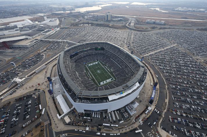 Það vantar ekki bílstæðin í kringum stóra leikvanga í Bandaríkjunum og gott dæmi um það er MetLife-leikvangurinn í New Jersey.