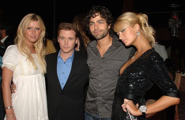 Paris Hilton og Adrian Grenier ásamt Kevin Connolly og Nicky Hilton