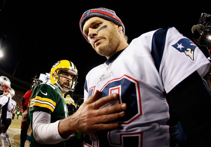Rodgers og Brady, til hægri, eftir leikinn í nótt.