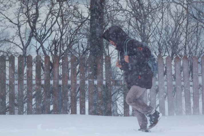 Storminum mun fylgja hríð og lélegt skyggni.