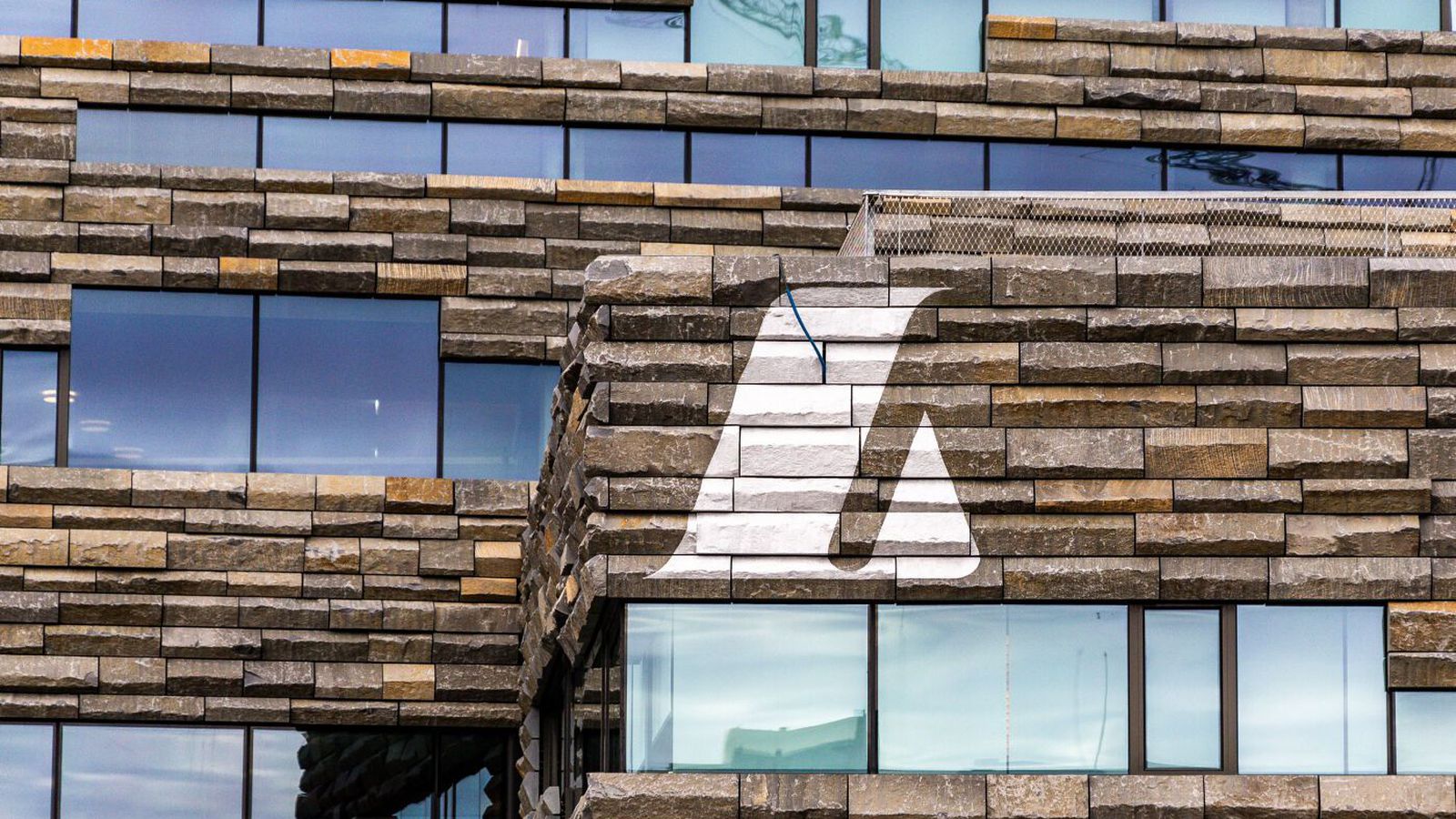 Lands­bankinn hækkar einnig vexti