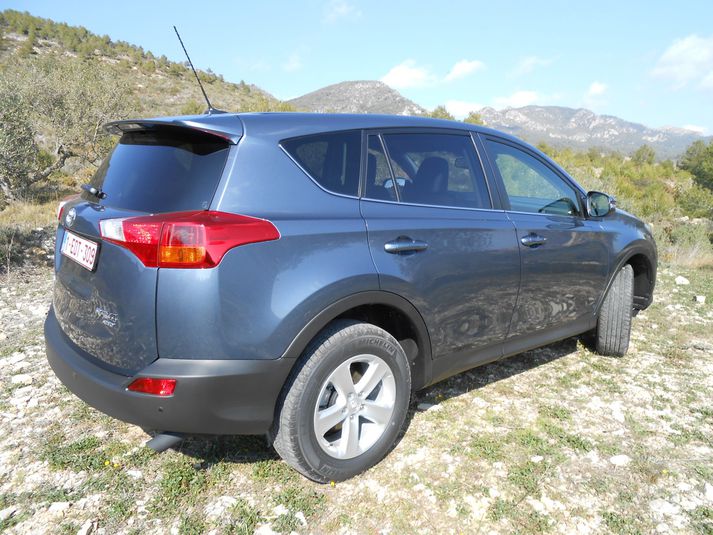 RAV4 að kljást við vegleysur á Spáni