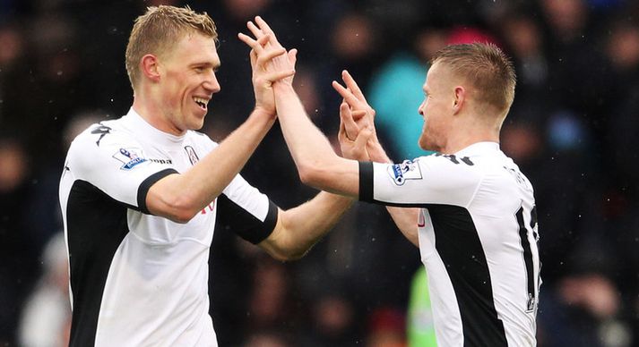 Pavel Pogrebnyak (t.v.) fagnar marki ásamt fyrrum liðsfélaga sínum hjá Fulham, Damien Duff.