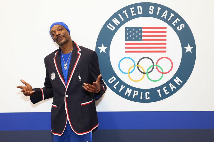 Snoop Dogg er mættur til Parísar og búinn að klæða sig upp í Ólympíufötin.