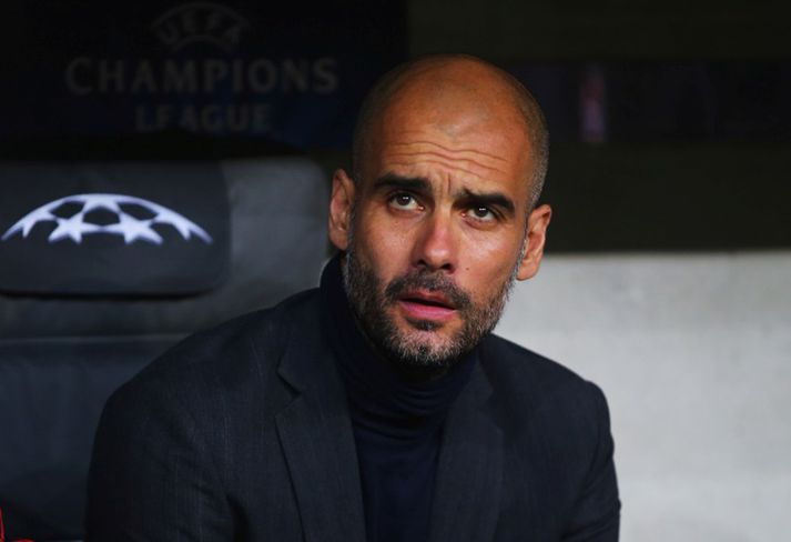 Guardiola í leiknum gegn Real. Rúllukragapeysan hans þar vakti athygli.