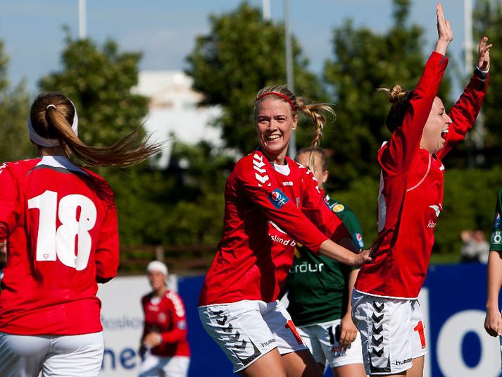 Valskonur halda toppsæti deildarinnar eftir sigur í kvöld