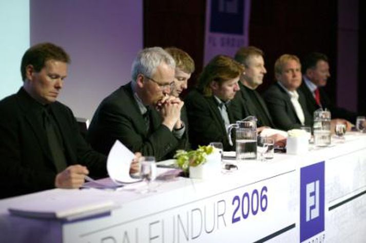 Hlutafjáraukningin í FL Group í dag gæti þýtt lækkun á gengi bréfa í félaginu þegar markðir opna í fyrramálið. Hagfræðingur segir þó margt jákvætt við aukninguna.