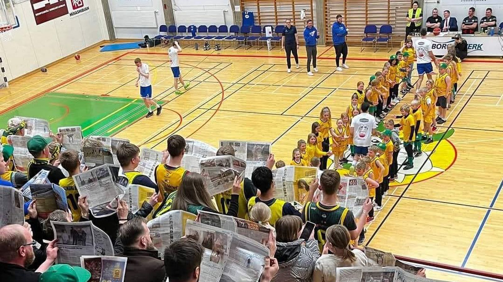 Vanvirðing stuðningsmanna hafi áhrif á óhörðnuð börn - Vísir