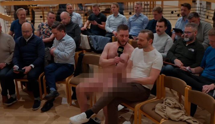 Fannar reif sig úr á miðri æfingu. 