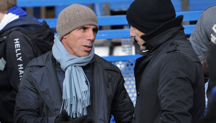 Gianfranco Zola sem áhorandi á Stamford Bridge í vetur.