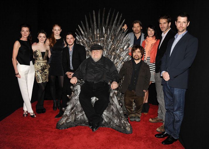 Michelle Fairley, Maisie Williams, Sophie Turner, Kit Harington, framleiðandinn George R.R. Martin, Nikolaj Coster-Waldau, Peter Dinklage, Lena Headey, framleiðendurnir David Banioff og D.B. Weiss