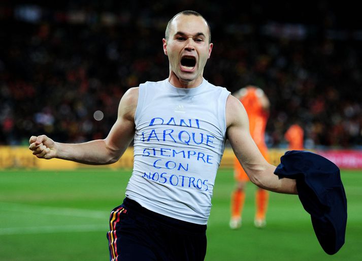 Iniesta fagnar marki sínu í úrslitaleik HM 2010.