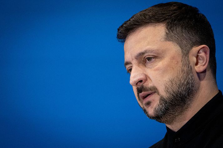 Stjórnarandstaðan sakar Selenskí um að grafa undan lýðræðinu.