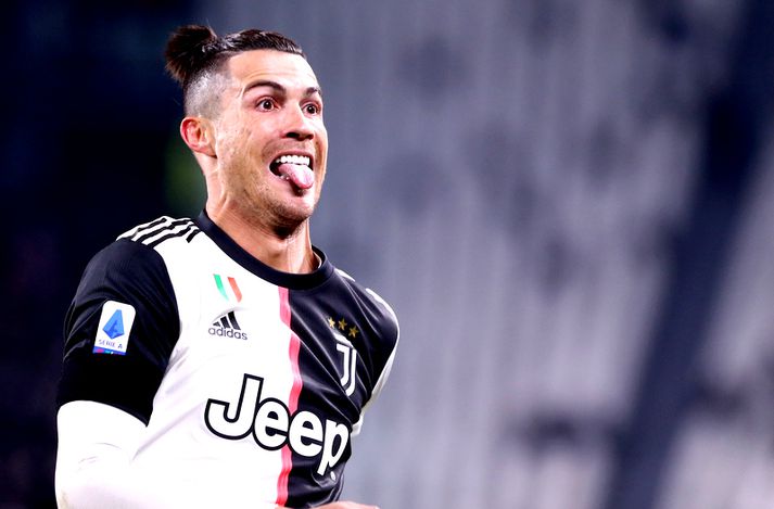 Cristiano Ronaldo fagnar sigurmarki sínu á móti Parma í gær.