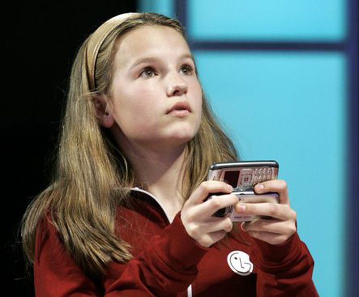 Morgan Pozgar frá Claysburg í Pennsilvaníu slær inn úrslita sms-ið í keppninni sem er styrkt af LG farsímaframleiðandanum.
