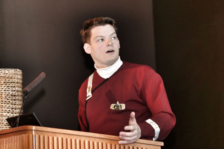 Pétur Eyþórsson í Star Trek búningi á Nýherja ráðstefnu.