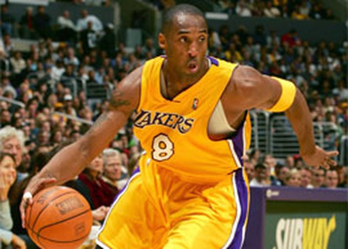 Kobe Bryant hefur skipað sér sess sem einn mesti skorari í sögu NBA deildarinnar, en fyrir mánuði síðan skoraði hann 62 stig í aðeins þremur fjórðungum gegn Dallas Mavericks.