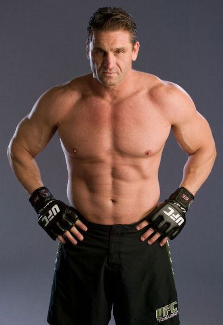 Ken Shamrock er vígalegur náungi.
