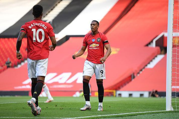 Rashford og Martial fagna marki.