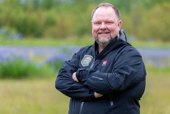 Einar Bárðarson er með mörg verkefni á sinni könnu hverju sinni. Þessa dagana heldur hann úti hlaðvarpinu Einmitt.