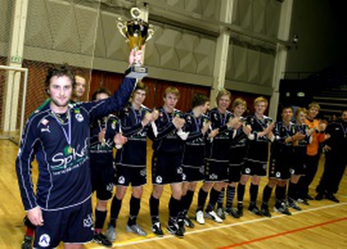 Keflvíkingar taka á móti sigurlaunum sínum