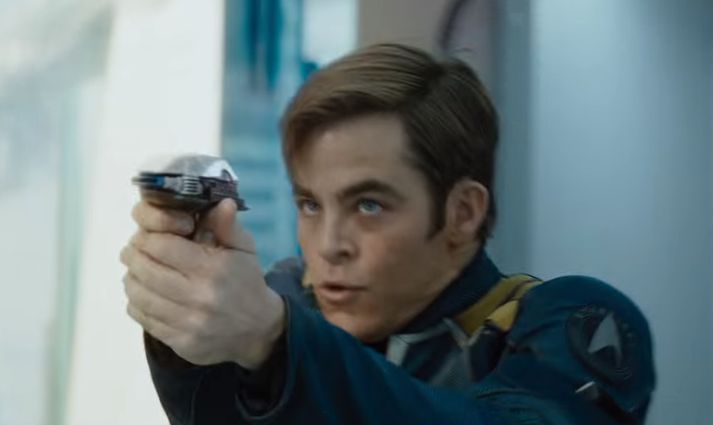 Chris Pine í hlutverki Captain Kirk.