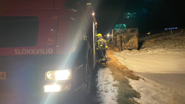 Frá vettvangi á Siglufjarðarvegi, nærri bænum Laugalandi í Fljótum, í morgun.