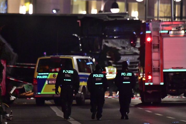 Tólf létust og tugir særðust þegar flutningabíl var ekið inn í jólamarkað á Breitscheidplatz í Berlín í síðustu viku.