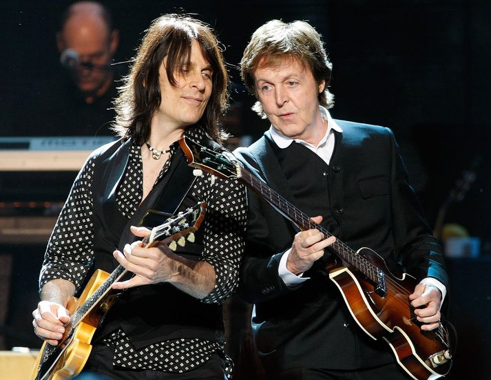 Rusty ásamt McCartney á sviði.