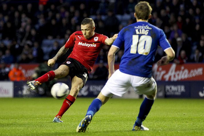 Craig Bellamy skorar sigurmarkið.