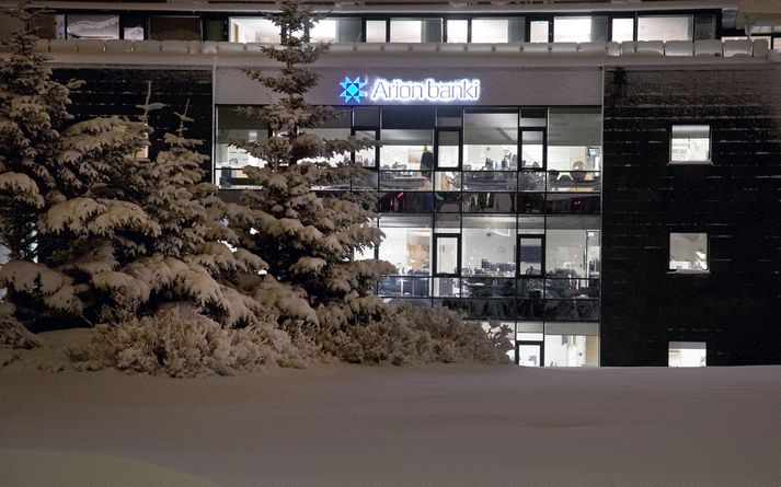 Arion banki hf. hefur samþykkt að kaupa 9,5 prósent af hlutabréfum í bankanum af Kaupskilum ehf., dótturfélagi Kaupþings ehf.