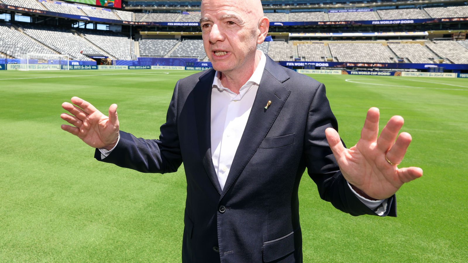 Infantino vill ekki biðjast af­sökunar á miðaverðinu á HM