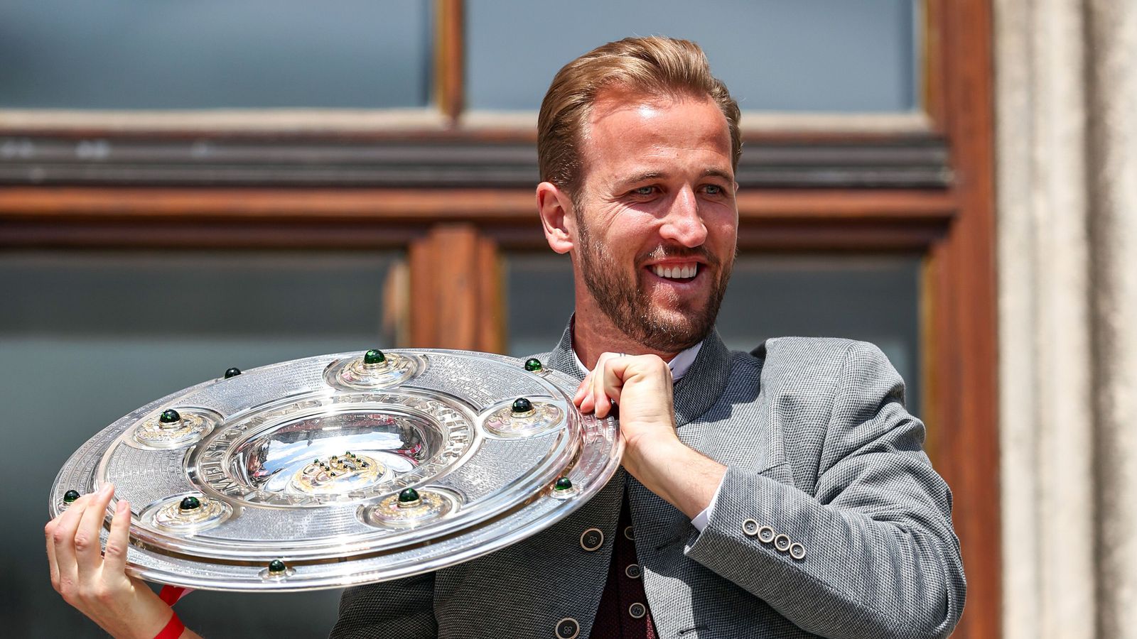 Þurftu að stækka þýska meistaraskjöldinn