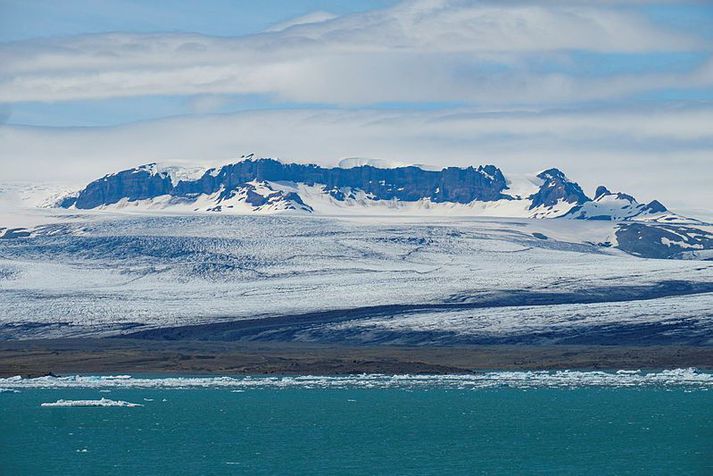 Hvassast verður suðaustanundir Vatnajökli, þar sem gert er ráð fyrir stormi.