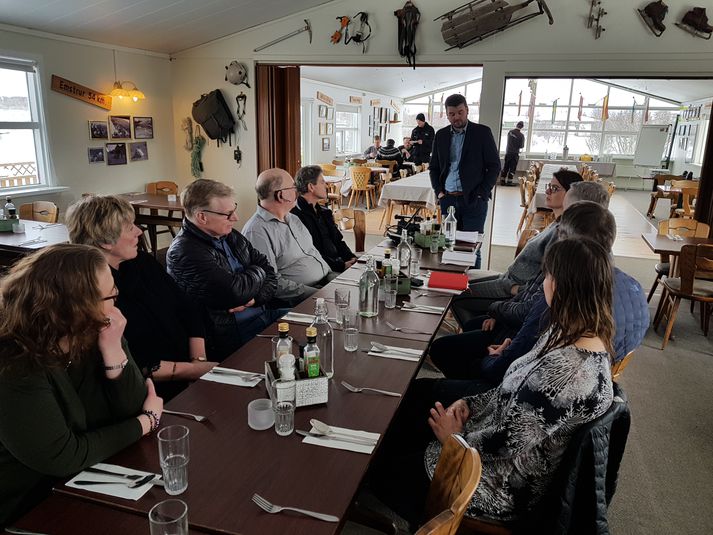 Ásmundur Einar Daðason, ráðherra félagsmála og barna fór yfir stöðu helstu mála í pólitíkinni á opnum fundi á Hellu í gær.