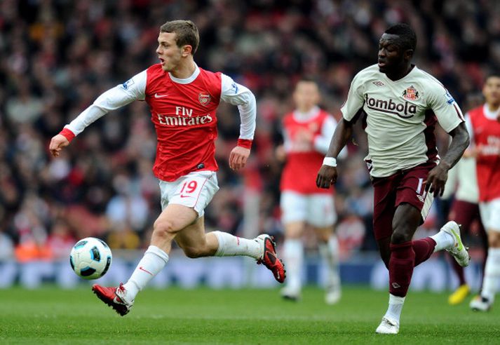 Jack Wilshere leikmaður Arsenal er ekki aðeins góður i fótbolta því samkvæmt mælingum sem breska dagblaðið Daily Mail hefur framkvæmt í samstarfi við EA Sports er hann í sérflokki hvað varðar yfirferð og hraða í ensku úrvalsdeildinni.