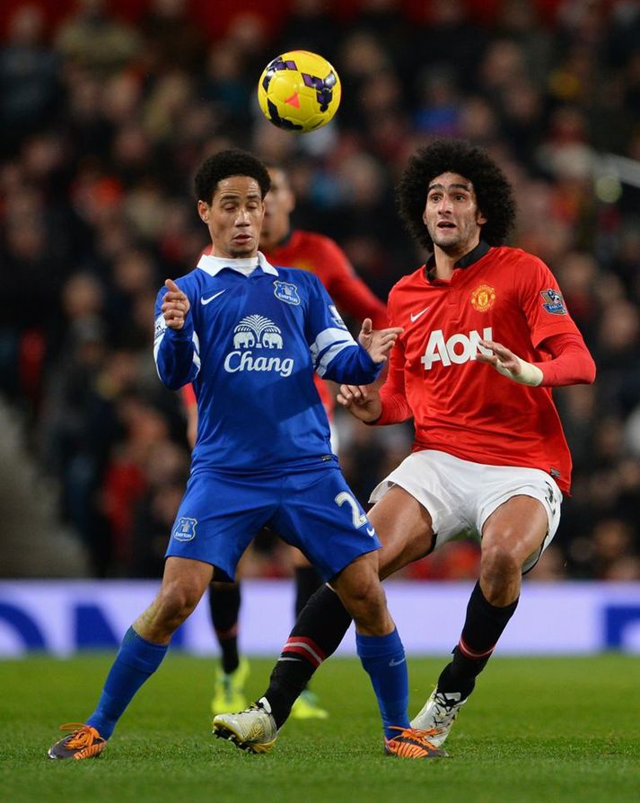 Fellaini fann sig ekki í kvöld frekar en oft áður í rauða búningnum.