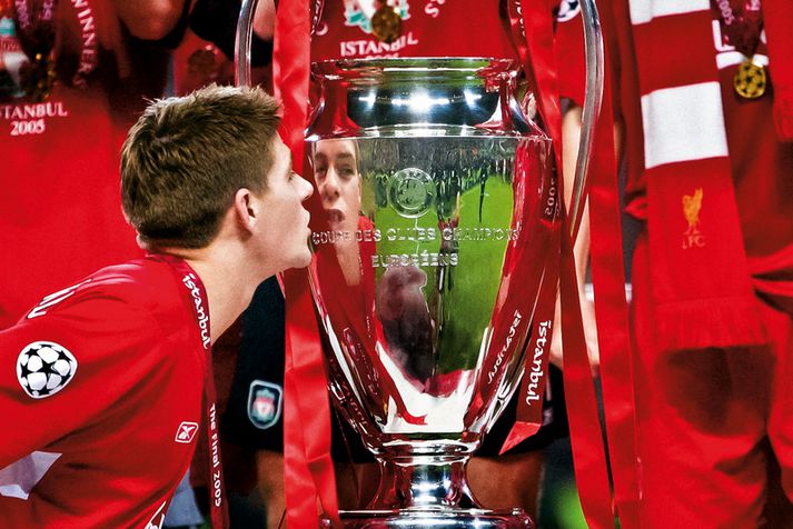Steven Gerrard, fyrirliði Liverpool 2005, kyssir Meistaradeildarbikarinn í Istanbul. Hann er ekki lengur síðasti fyrirliði Liverpool til að lyfta þessum heimsfræga og eftirsótta bikar.