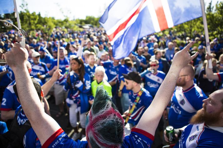 Fótboltastrákarnir ætla að styðja við bakið á körfuboltalandsliðinu.