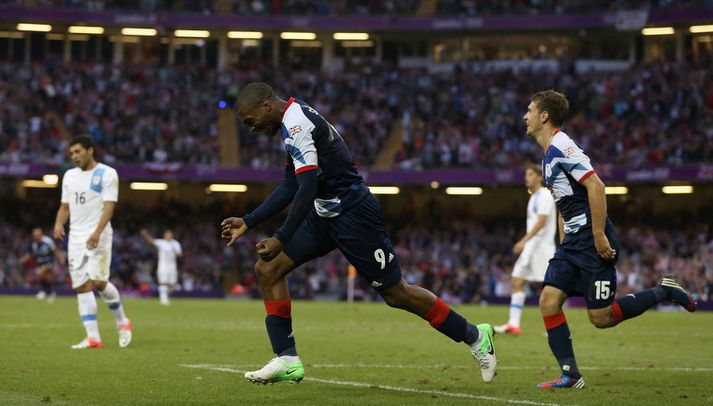 Sturridge fagnar marki sínu í kvöld.