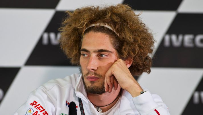 Marco Simoncelli á blaðamannafundi ekki fyrir löngu.