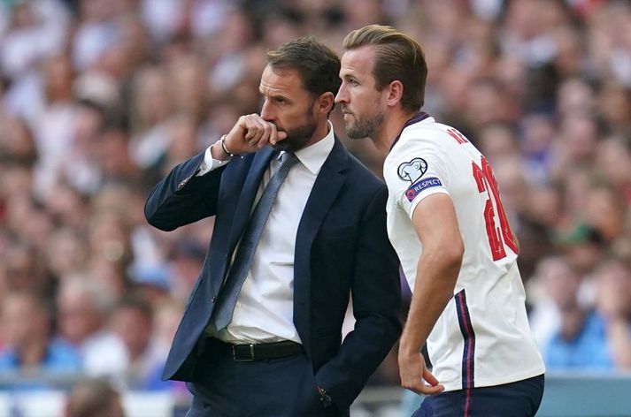 Gareth Southgate og Harry Kane ráða ráðum sínum er England mætti Andorra síðast.