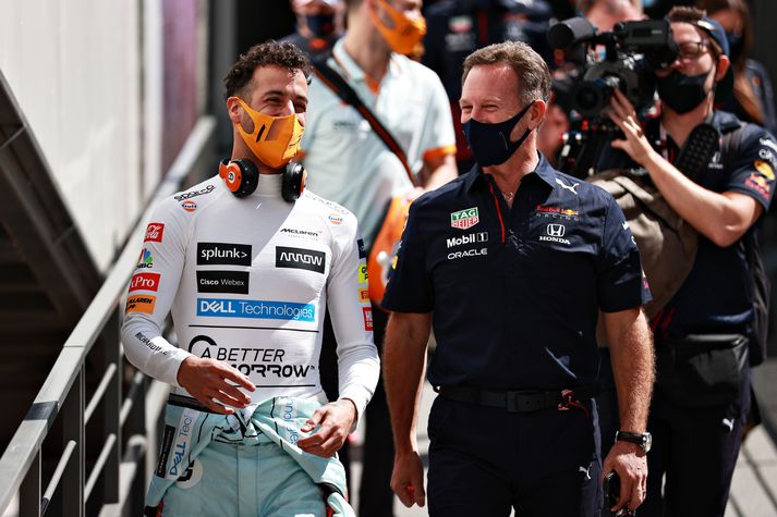 Daniel Ricciardo og Christian Horner á góðri stundu.