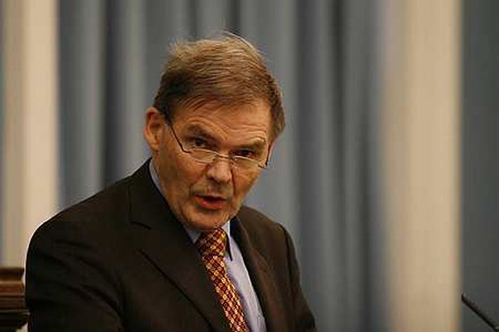 Pétur Blöndal fer fyrir nefndinni sem á reyna að finna einfalt og gegnsætt niðurgreiðslu- og afsláttarkerfi í heilbrigðiskerfinu. 