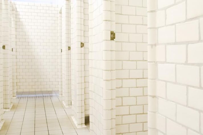 Klefarnir verða lokaðir frá og með 5. desember og verða opnaðir aftur eftir úrbætur og úttekt.