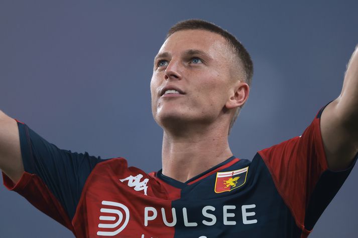 Albert í leik með Genoa gegn Roma á dögunum