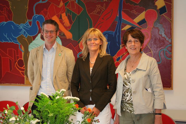 Einar Skúlason, Hanna Ragnarsdóttir og Elsa Sigríður Jónsdóttir við undirritun samningsins.