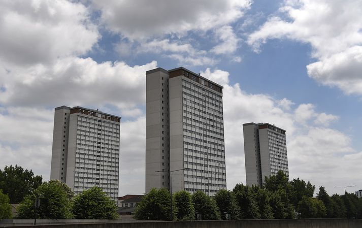 Yfirvöld hafa kannað ástand annarra háhýsa á Bretlandi eftir brunann í Grenfell-turninum í síðustu viku.