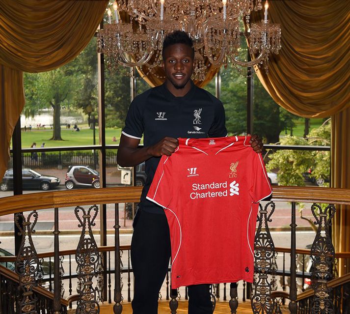 Origi með Liverpool-búninginn.